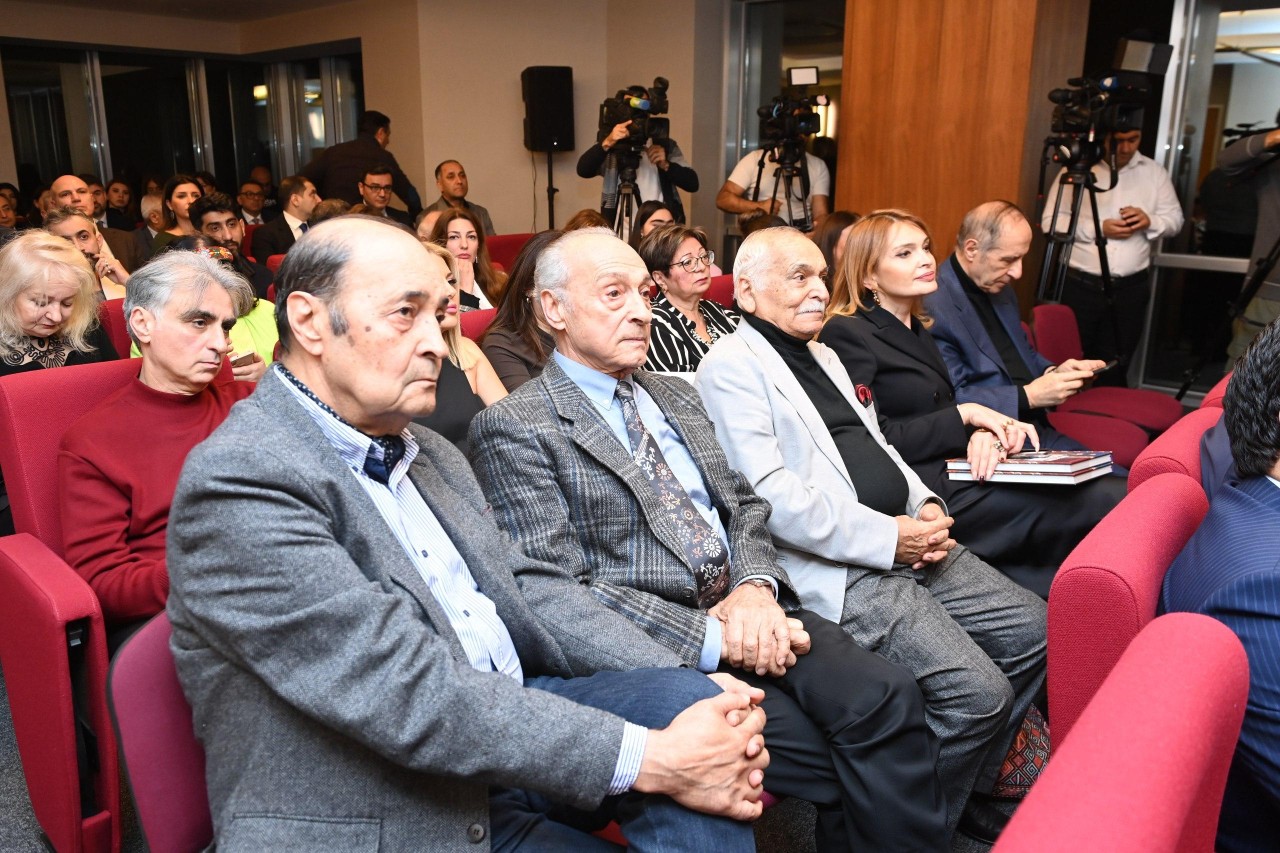 Mirzə Qədim İrəvani “Xalq Əmanəti” layihəsinin 26-cı nəşrində - FOTOLAR